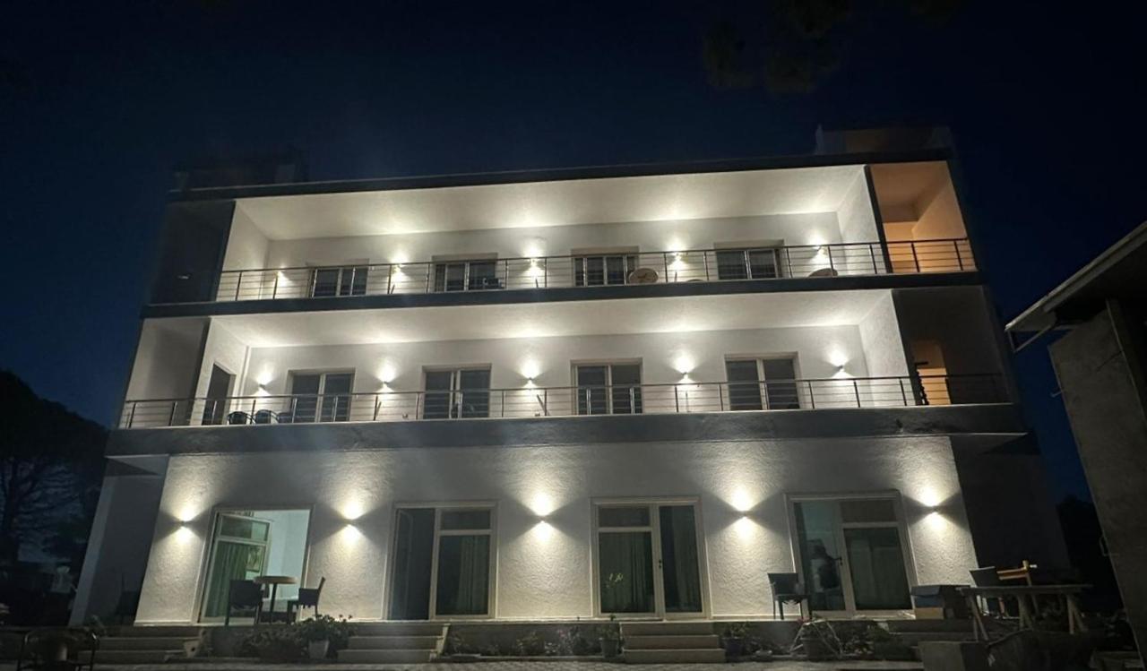 Sea Front Villa Vlorë Exterior foto